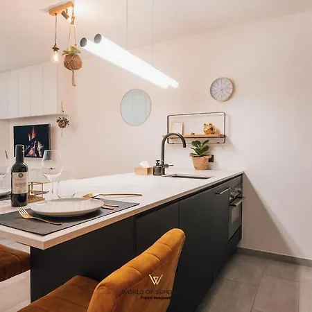 Apartment Met Twee Aan Zee